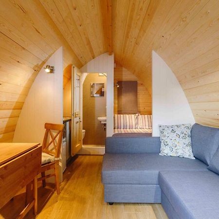 Mallow Glamping Pod Челтнем Екстер'єр фото