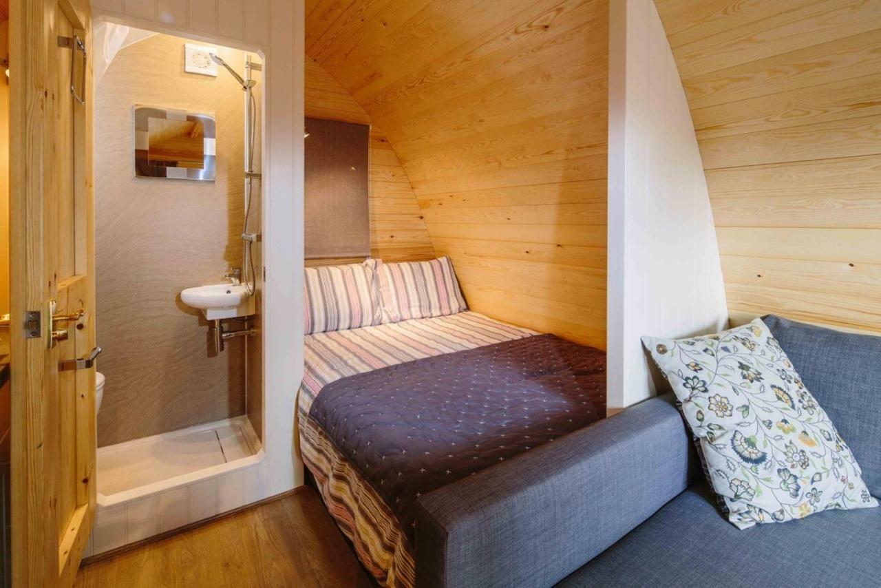 Mallow Glamping Pod Челтнем Екстер'єр фото